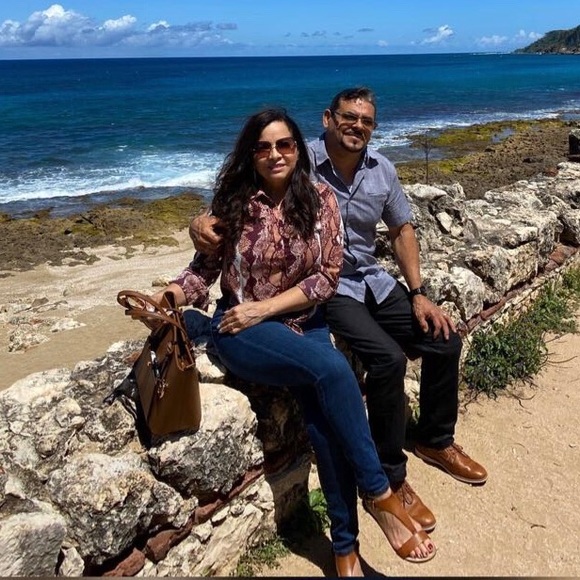 Meet your Posher - Picture 2 of 5